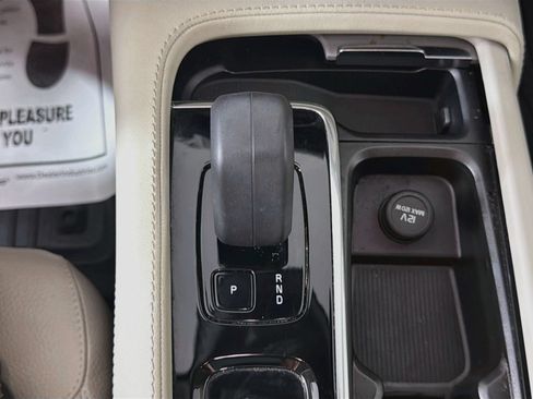Certified 2023 Volvo XC90 B5 Core w/ Protection Package Premier AWD/4WD image 17