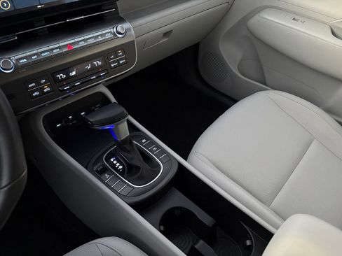 Used 2025 Hyundai Kona SEL image 41