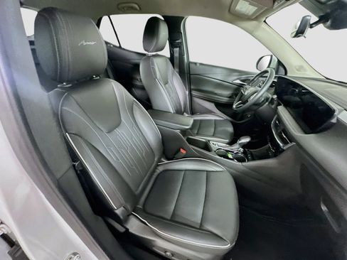 Used 2025 Buick Encore GX Avenir w/ Avenir Technology Package FWD image 31
