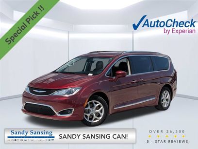 Used 2018 Chrysler Pacifica Touring-L w/ Tire & Wheel Group