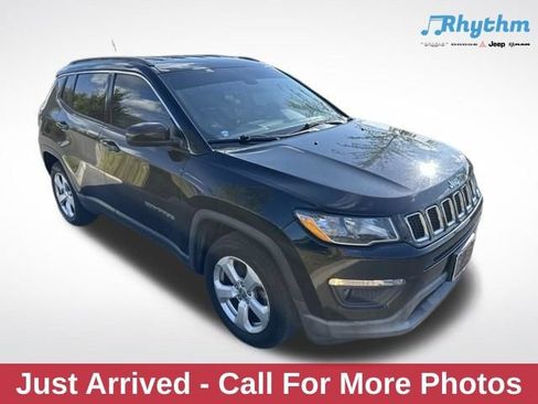 Used 2018 Jeep Compass Latitude w/ Popular Equipment Group AWD/4WD image 1