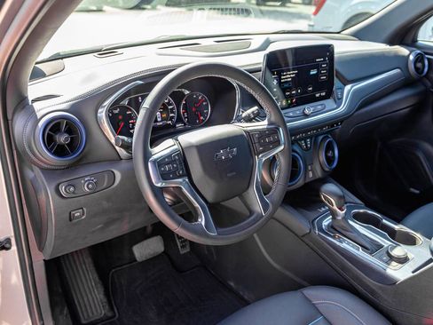 Used 2024 Chevrolet Blazer RS w/ Enhanced Convenience Package FWD image 9