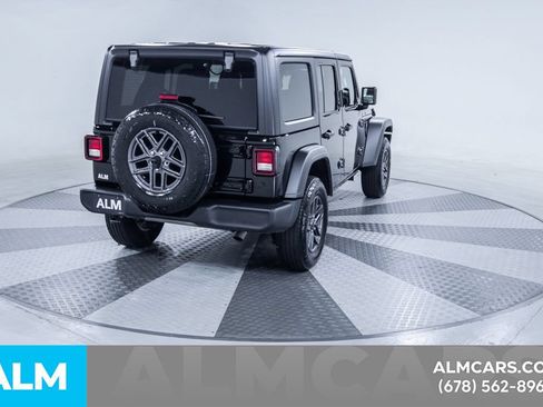 Used 2025 Jeep Wrangler Unlimited Sport AWD/4WD image 8