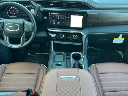 New 2026 GMC Sierra 2500 Denali Ultimate AWD/4WD image 10