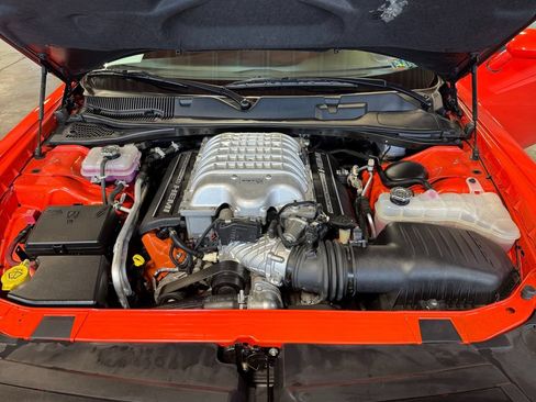 Used 2016 Dodge Challenger SRT Hellcat RWD image 27