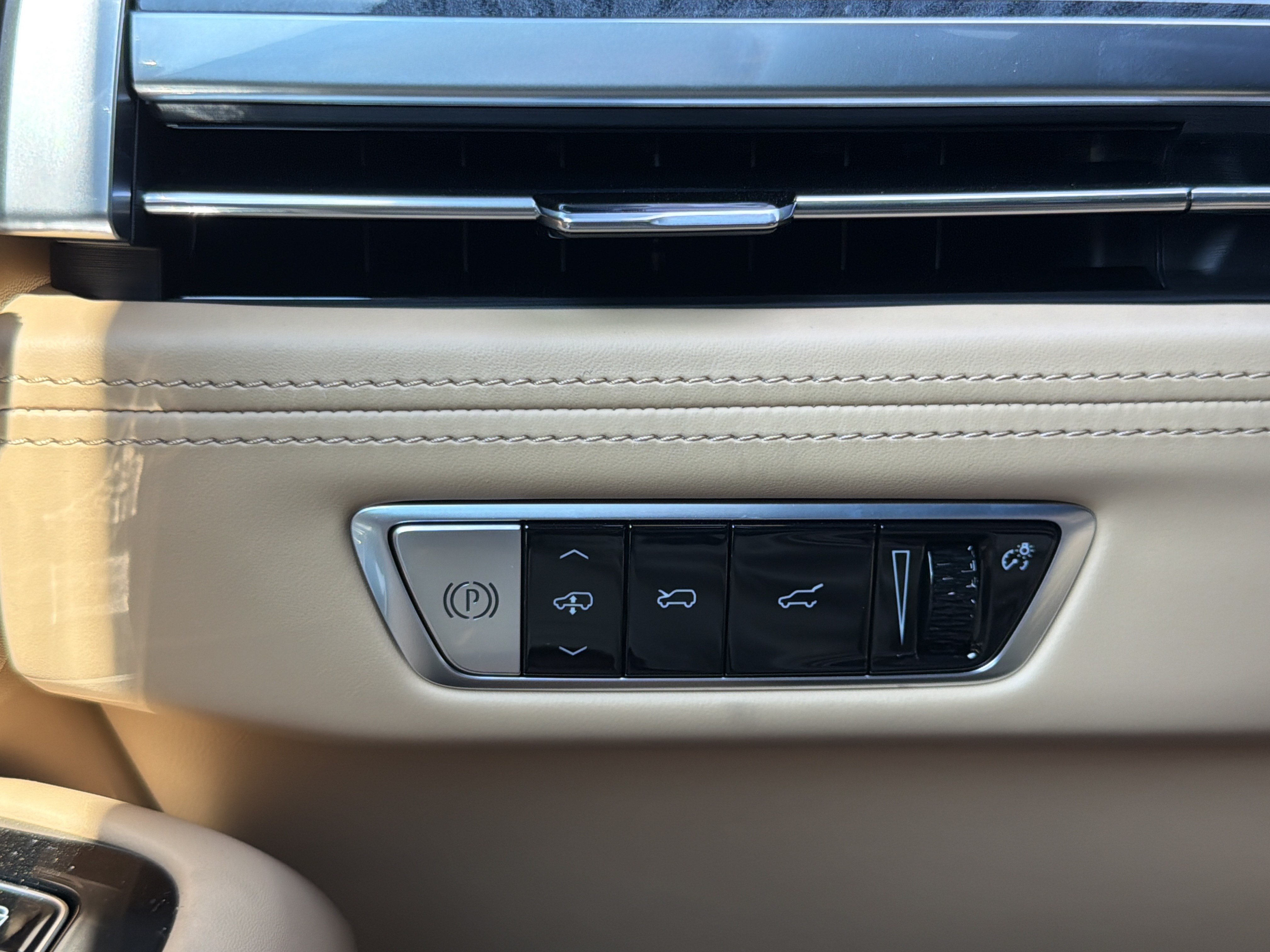 New 2026 Cadillac Escalade IQ Luxury 2 AWD/4WD image 33