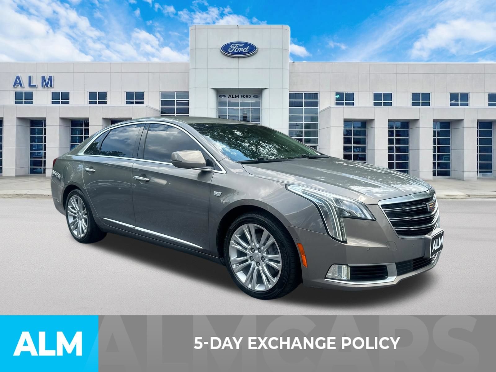 Used 2019 Cadillac XTS Luxury FWD image 3