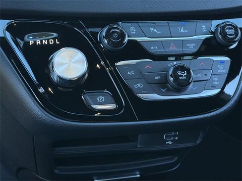 New 2026 Chrysler Voyager LX image 22