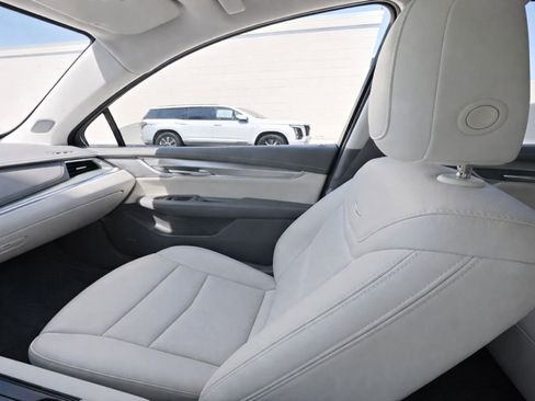 Certified 2023 Cadillac XT5 Premium Luxury w/ LPO, Premium Carpet Package FWD image 10