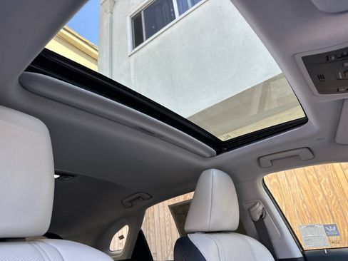 Used 2017 Lexus RX 350 FWD w/ Premium Package image 19