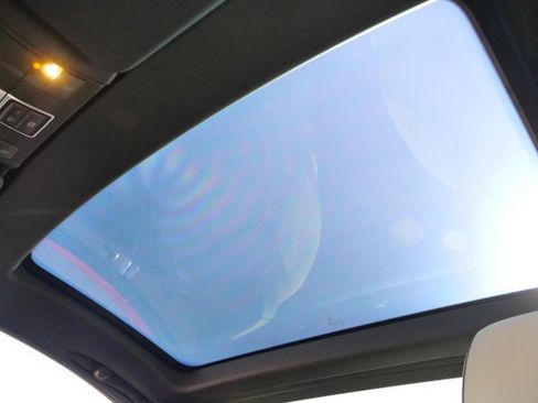 Used 2016 Mercedes-Benz SL 550 image 3