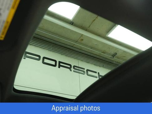 Certified 2025 Porsche 911 Carrera T RWD image 37