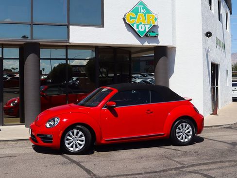 Used 2018 Volkswagen Beetle 2.0T SE image 4