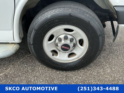 Used 2015 GMC Savana 2500 RWD image 9