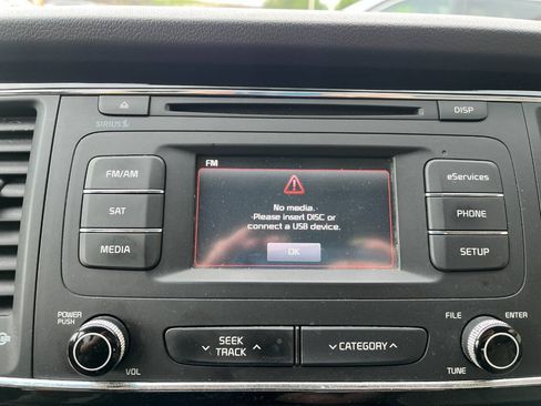 Used 2016 Kia Sedona EX FWD image 14