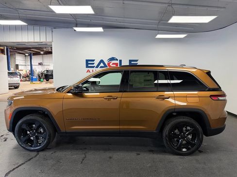 New 2026 Jeep Grand Cherokee Limited AWD/4WD image 3