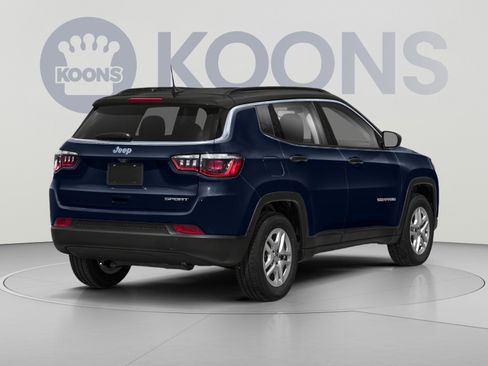 Used 2020 Jeep Compass Latitude w/ Cold Weather Group AWD/4WD image 4