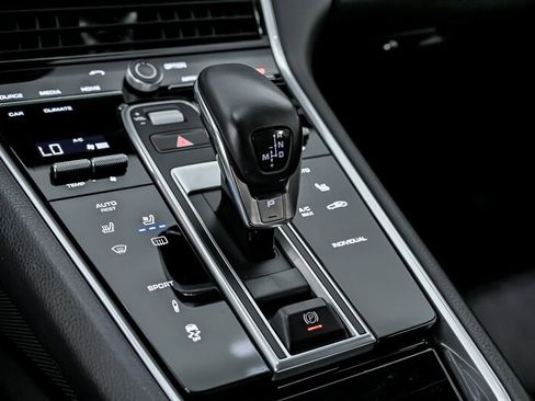 Used 2018 Porsche Panamera 4S image 37