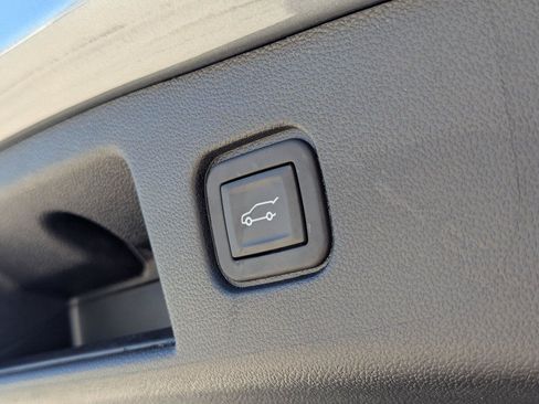 Used 2024 Chevrolet Blazer EV LT AWD/4WD image 31