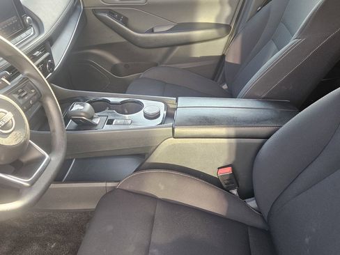 Used 2024 Nissan Rogue S AWD/4WD image 9