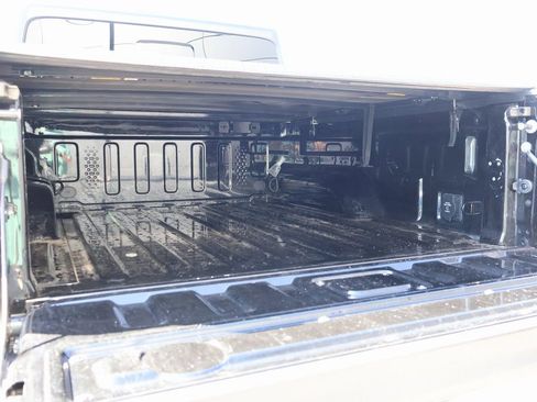 Used 2024 Jeep Gladiator Rubicon w/ Technology Group image 15