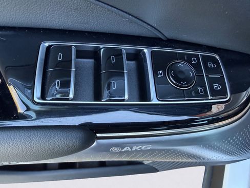 Used 2024 Cadillac Lyriq Luxury w/ LPO, Floor Liner Package AWD/4WD image 33