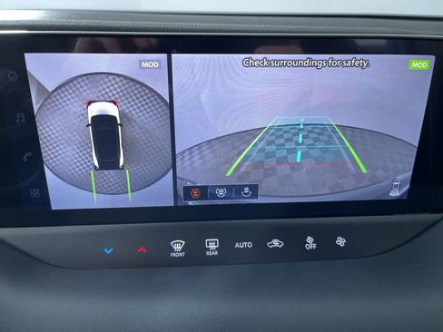 New 2026 Nissan Leaf Platinum+ w/ Floor Mat Package (Platinum+) FWD image 6