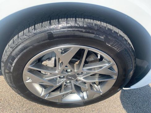 Used 2023 Genesis GV70 2.5T w/ Advanced Package AWD/4WD image 39