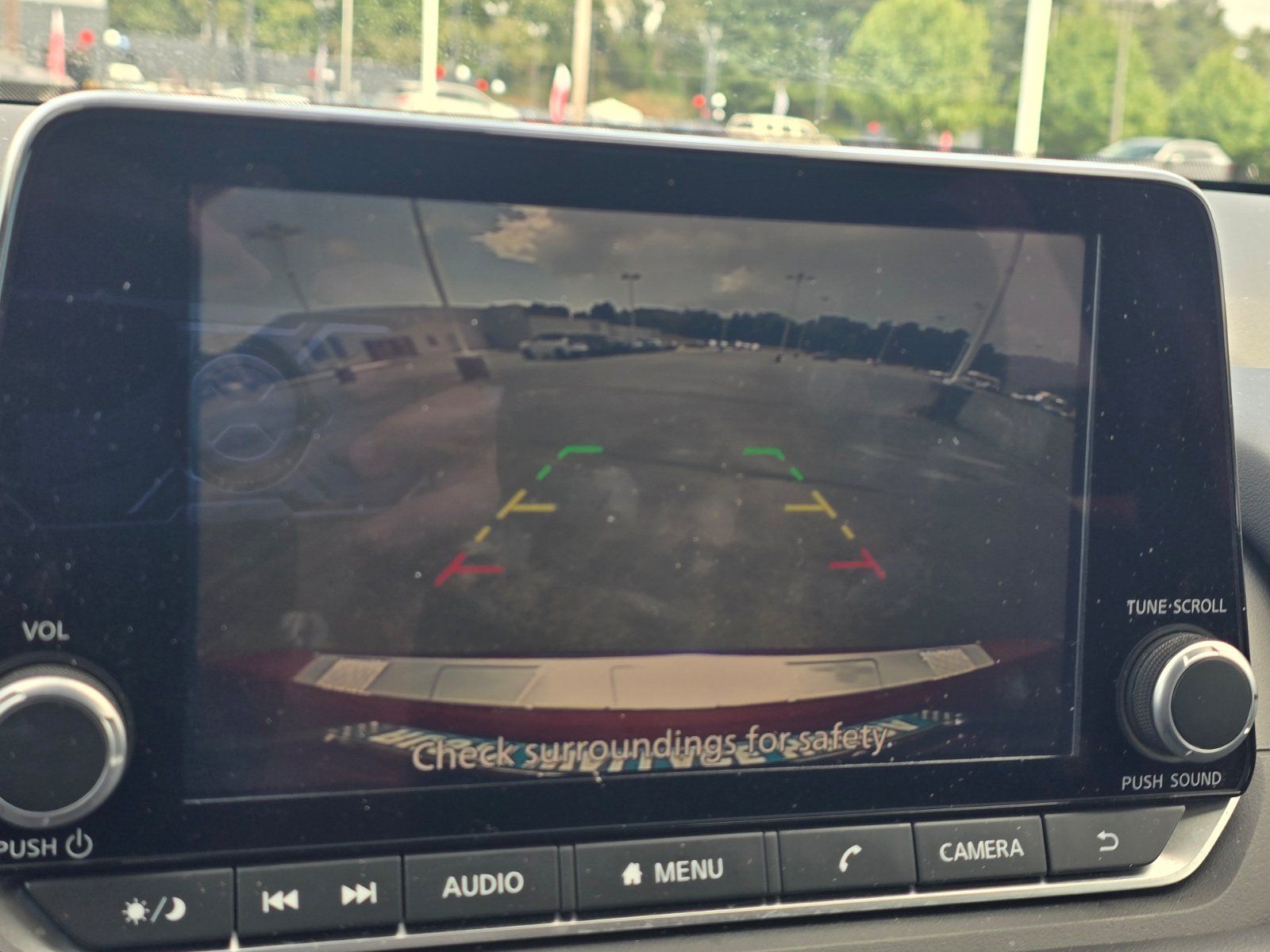 Used 2025 Nissan Rogue SV w/ SV Premium Package FWD image 17