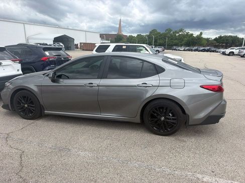 Used 2026 Toyota Camry SE FWD image 7