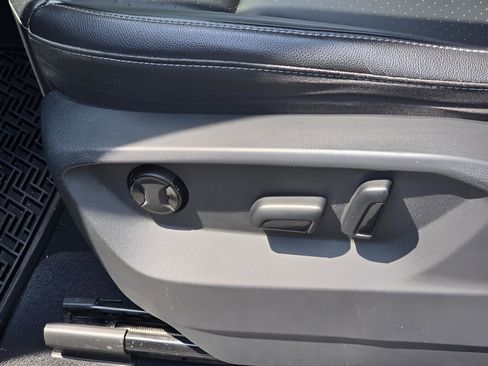 Used 2019 Volkswagen Atlas SE w/ Towing Package image 14