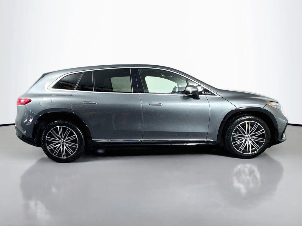 Used 2023 Mercedes-Benz EQS 580 4MATIC SUV image 4