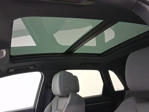 New 2025 Audi Q3 2.0T Premium image 14