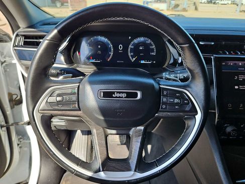 Used 2022 Jeep Grand Cherokee L Limited w/ Black Appearance Package RWD image 19