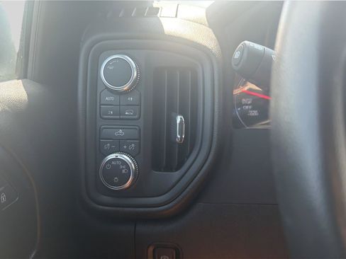 Used 2023 GMC Sierra 1500 Pro w/ Pro Value Package AWD/4WD image 14