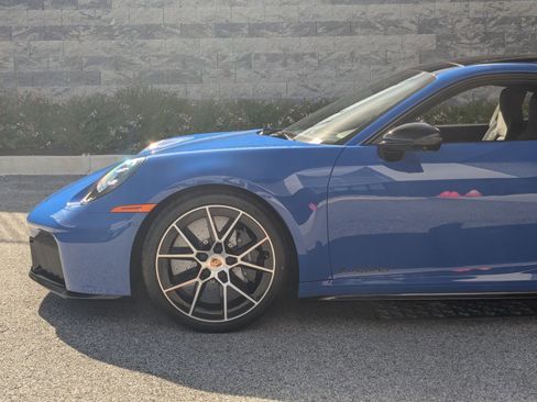 Used 2025 Porsche 911 Carrera 4 GTS image 11