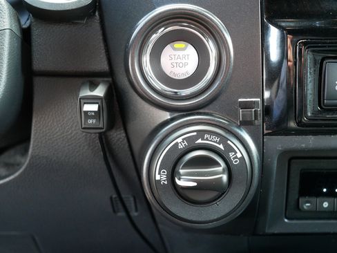 Used 2021 Nissan Titan PRO-4X w/ Pro-4x Convenience Package AWD/4WD image 31