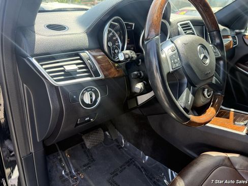 Used 2015 Mercedes-Benz GL 550 4MATIC image 8