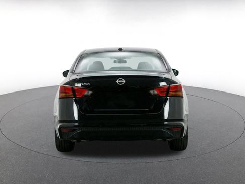Used 2025 Nissan Altima 2.5 SV FWD image 8