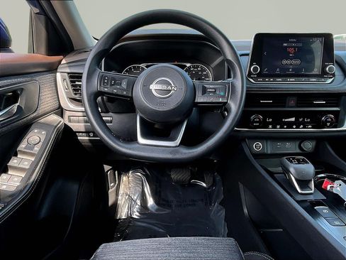 Used 2023 Nissan Rogue SV FWD image 8