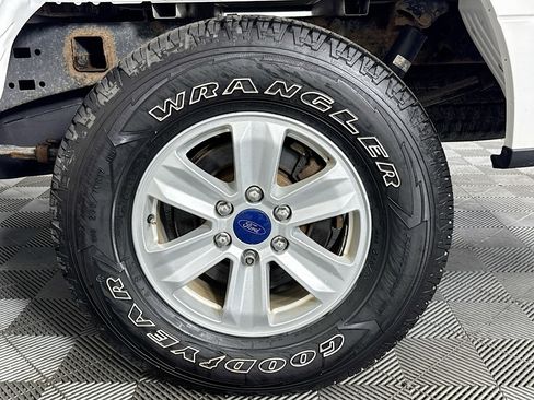 Used 2017 Ford F150 XLT w/ Trailer Tow Package image 34