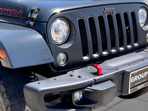 Used 2017 Jeep Wrangler Unlimited Rubicon AWD/4WD image 29