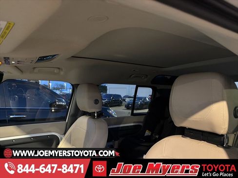 Used 2024 Land Rover Defender 110 S image 3