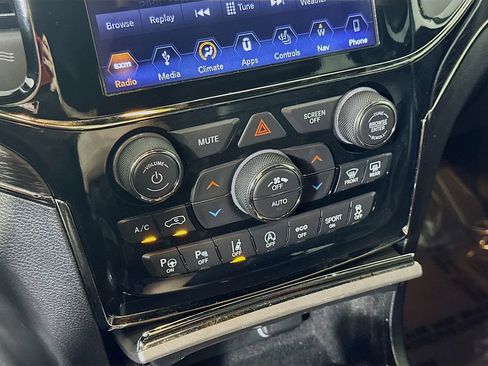 Used 2019 Jeep Grand Cherokee High Altitude AWD/4WD image 27