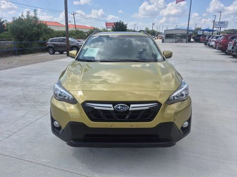Used 2021 Subaru Crosstrek 2.0i Premium w/ Moonroof Package AWD/4WD image 3
