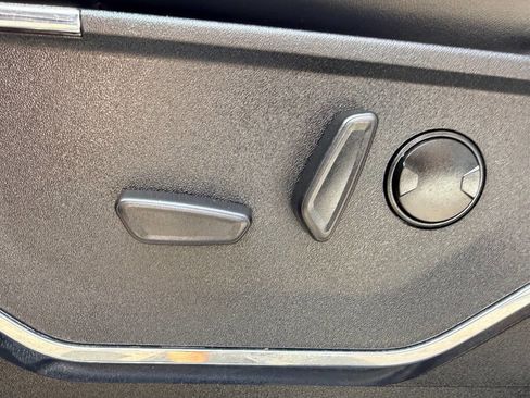 Used 2023 Ford F450 Platinum w/ FX4 Off-Road Package AWD/4WD image 23