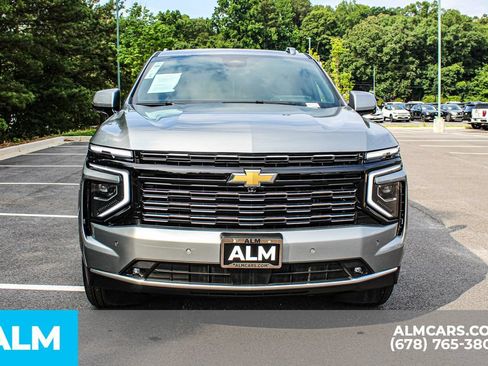 Used 2025 Chevrolet Tahoe High Country AWD/4WD image 9