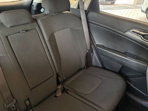Used 2025 Kia Sportage LX FWD image 36