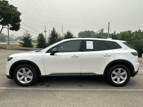 Used 2024 Honda Prologue EX image 2