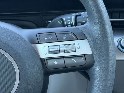 Used 2024 Hyundai Kona SE FWD image 28